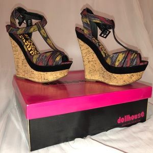 Funky, tribal Dollhouse wedges size 7.5